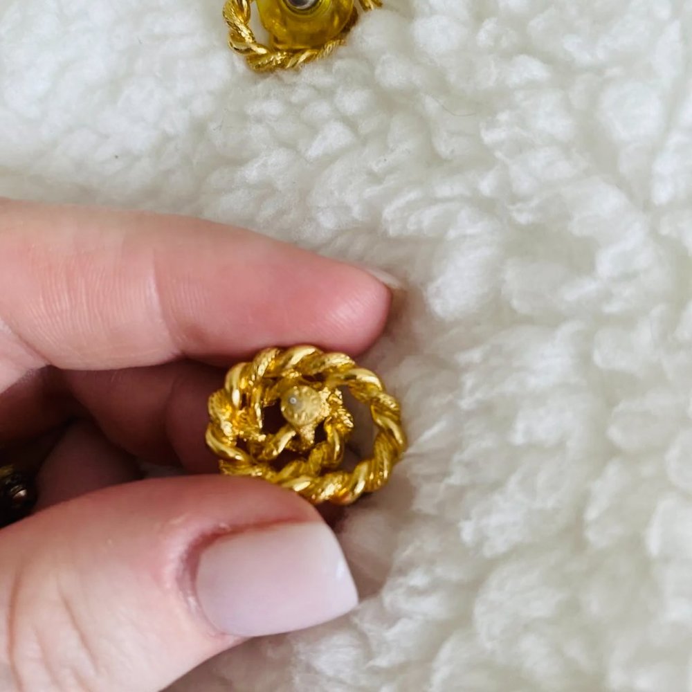 Vintage Retro Monet Gold Filled Knot Cluster Earrings Women's - Picture 3 of 3